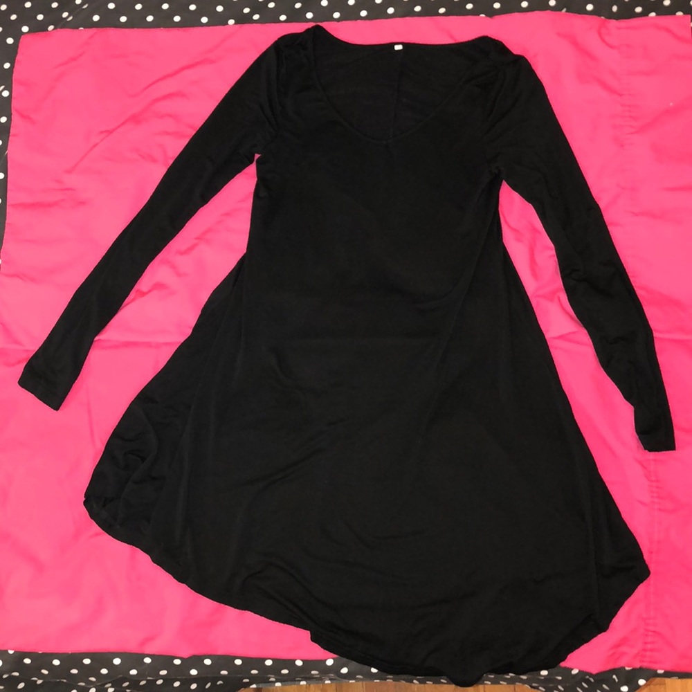 Black T-Shirt dress. Long sleeve.